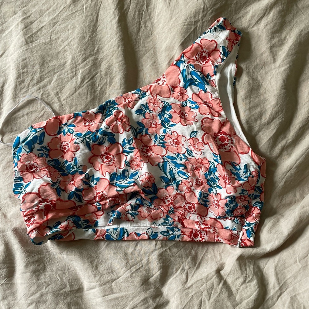 Floral one shoulder crop top